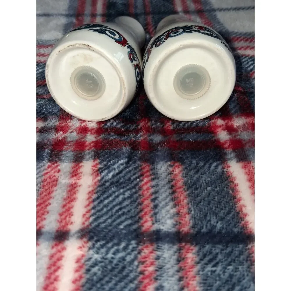 Norway Hardanger Dancers by Figgjo SALT and PEPPER Shakers3